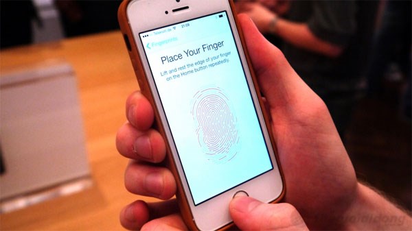 Iphone 5S Bảo mật cao với cảm biến Touch ID dưới nút Home