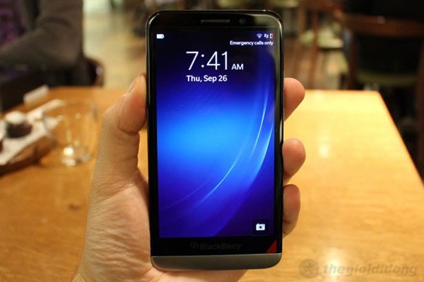 Z30 là smartphone có kích thước lớn nhất của BlackBerry Z30 là smartphone có kích thước lớn nhất của BlackBerry