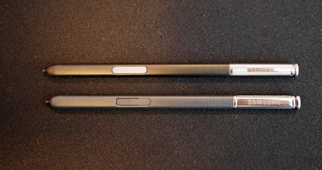Bút S-Pen của Note 3 (trên) Note 4 (dưới)