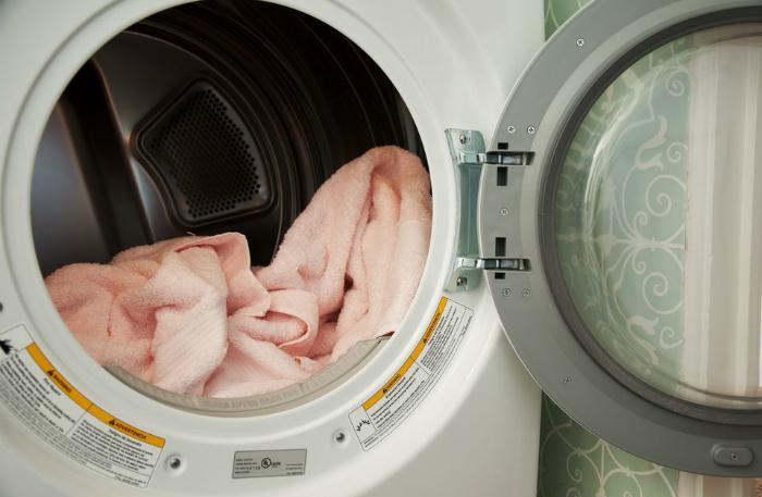Khi giặt xong phải phơi quần áo ngay Khi giặt xong phải phơi quần áo ngay