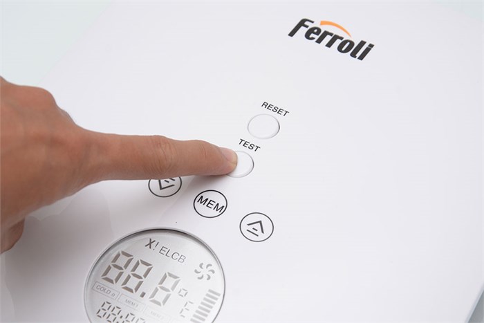 Máy nước nóng Ferroli DIVO SND có hệ thống cảm biến nhiệt bảo vệ an toàn người dùng Máy nước nóng Ferroli DIVO SND có hệ thống cảm biến nhiệt bảo vệ an toàn người dùng