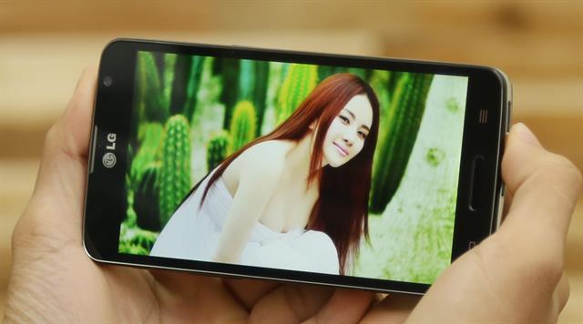 Tham khảo cấu hình chi tiết và đặt mua LG G Pro Lite D682 tại đây hoặc D686 tại đây