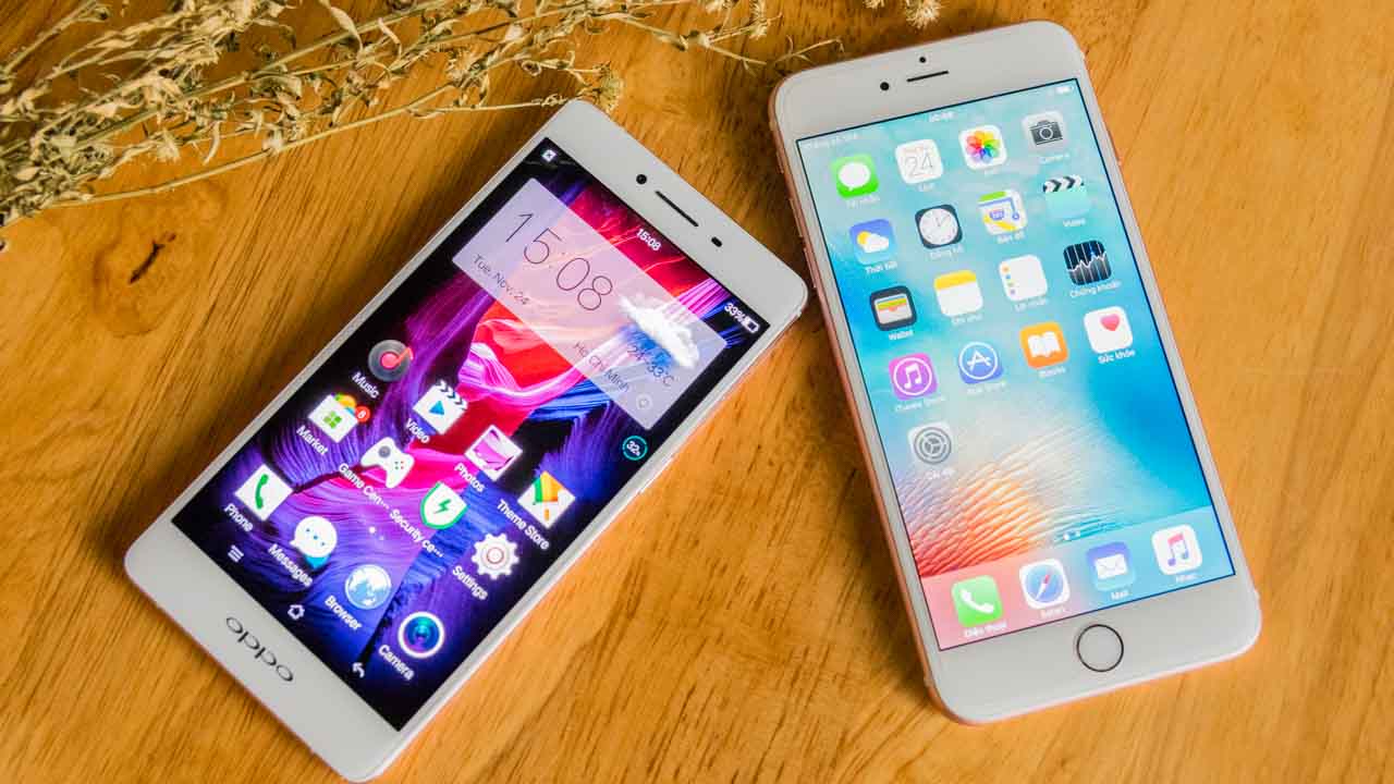 OPPO R7s và iPhone 6s Plus màu vàng hồng cùng nhau khoe dáng