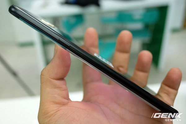 Samsung Galaxy S7 Edge phiên bản người dơi đầu tiên đã về tới Việt Nam