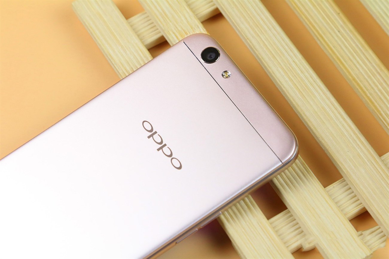 OPPO F1s