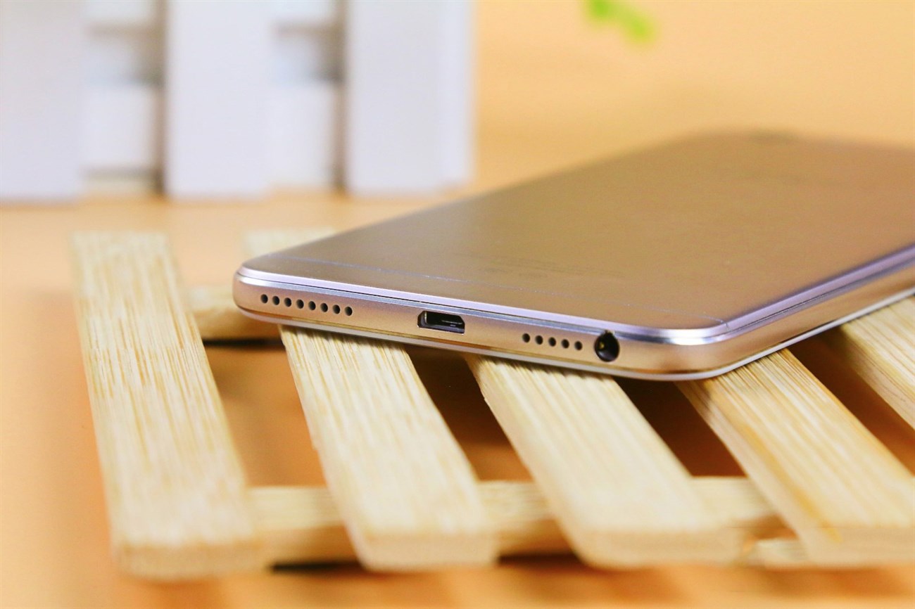 OPPO F1s