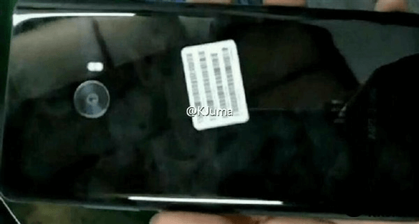 Lộ ảnh Xiaomi Mi Note 2, màn hình cong không có camera kép Lộ ảnh Xiaomi Mi Note 2, màn hình cong không có camera kép