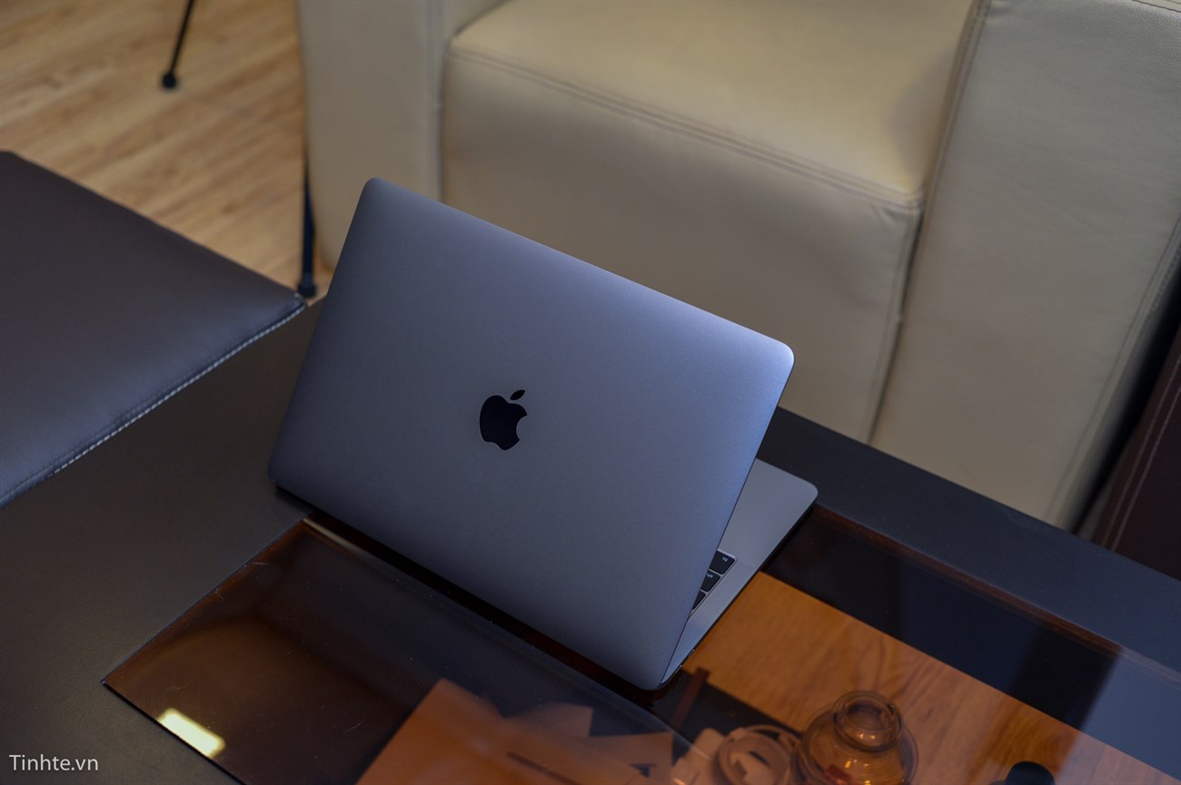 apple_1 Cận cảnh Macbook Pro 13 inch 2016: Quyến rũ khó cưỡng