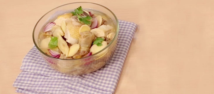 Cách làm canh gà nấu gừng giải cảm cho những ngày mưa