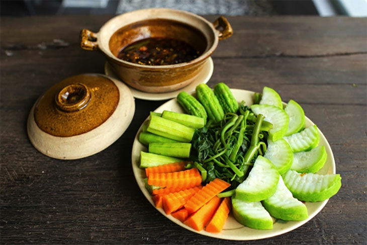 Nên ăn rau khi vừa luộc xong