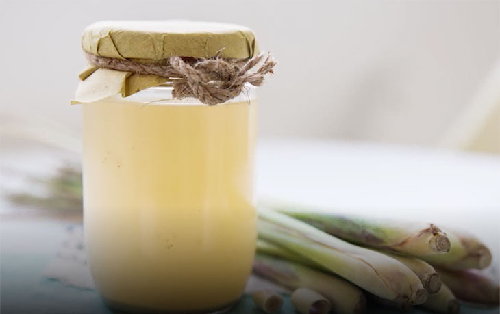 Tự làm tinh dầu sả đuổi muỗi ngừa dịch bệnh Zika