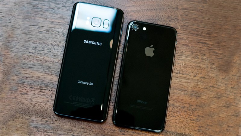 So sánh Galaxy S8 và iPhone 7 So sánh Galaxy S8 và iPhone 7