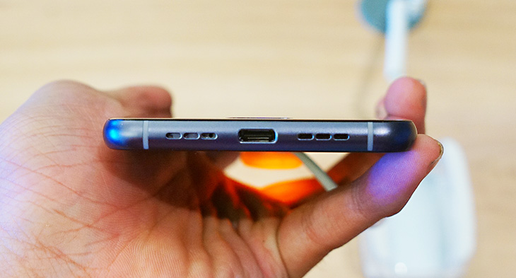 Trên tay Bphone 2017 khung kim loại, 2 mặt kính, giá 9.78 triệu