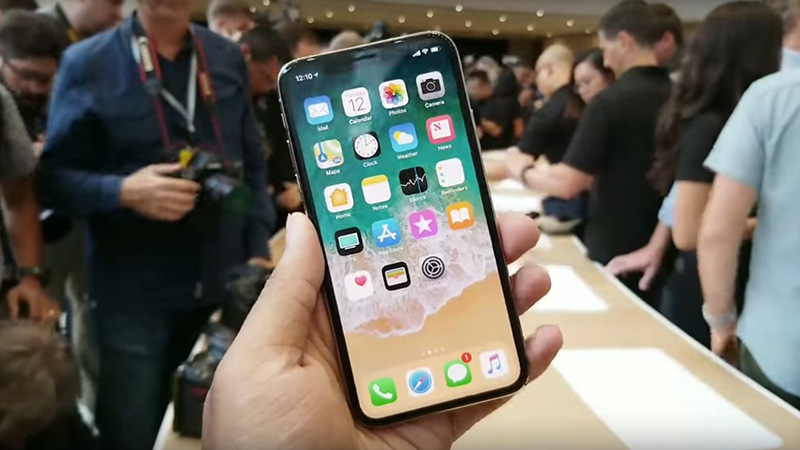 So sánh Galaxy Note 8 và iPhone 8