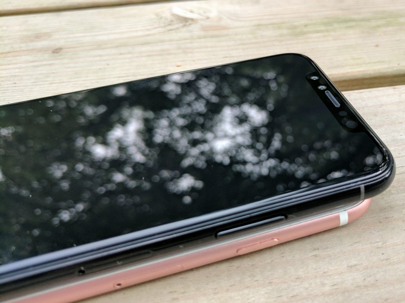 iPhone 8 lộ ảnh thực tế bên cạnh iPhone 7, ai đẹp hơn? iPhone 8 lộ ảnh thực tế bên cạnh iPhone 7, ai đẹp hơn?