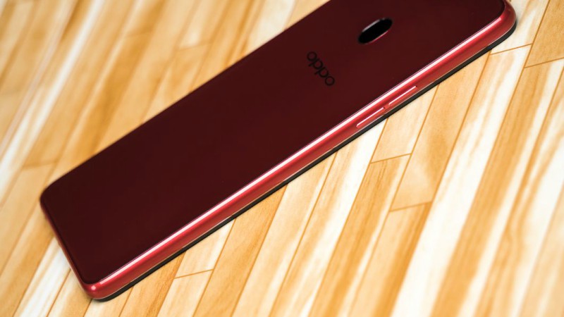 OPPO F7 bóng bẩy sang trọng OPPO F7 bóng bẩy sang trọng