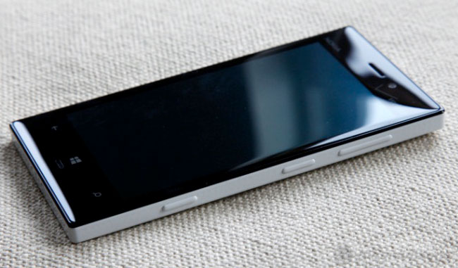 Thiết kế tuyệt đẹp của Nokia Lumia 928