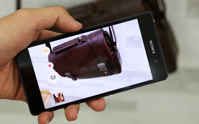 Giao diện chụp ảnh camera chính 20.7MP mang lại hình ảnh rực rỡ nhưng trung thực, có chiều sâu. Giao diện chụp ảnh camera chính 20.7MP mang lại hình ảnh rực rỡ nhưng trung thực, có chiều sâu.