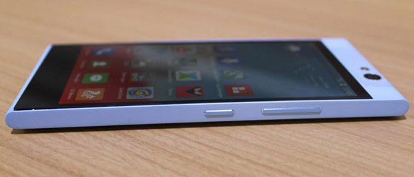 Thiết kế nguyên khối giúp máy có được sự đồng bộ cao Gionee Elife E7 Mini smartphone nguyên khối