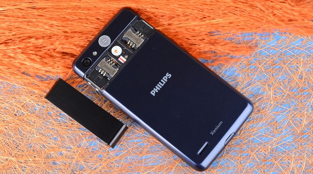 Tiện dụng với 2 khe SIM Tiện dụng với 2 khe SIM