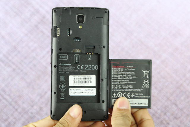 Camera chính 5MP có đèn flash Thời lượng pin