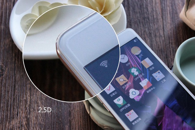 Viền màn hình cong 2.5D đang là xu hướng dần được phổ biến Viền màn hình cong 2.5D đang là xu hướng dần được phổ biến