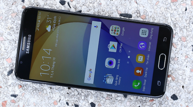 Samsung Galaxy J5 Prime - Màn hình rộng 5 inch
