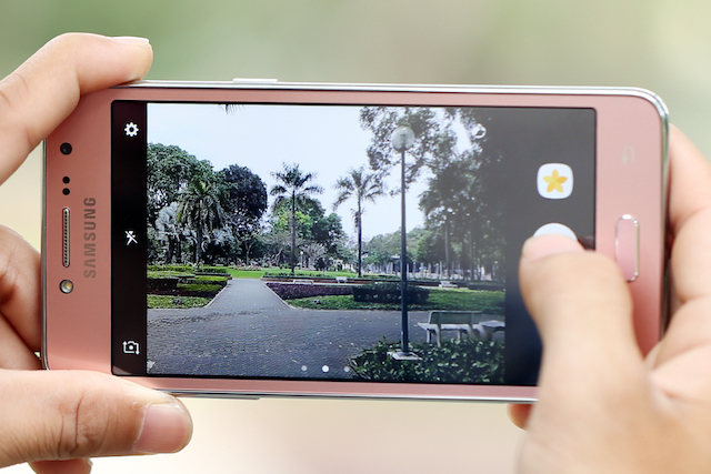 Samsung Galaxy J2 Prime - Camera selfie có đèn flash Samsung Galaxy J2 Prime - Camera selfie có đèn flash