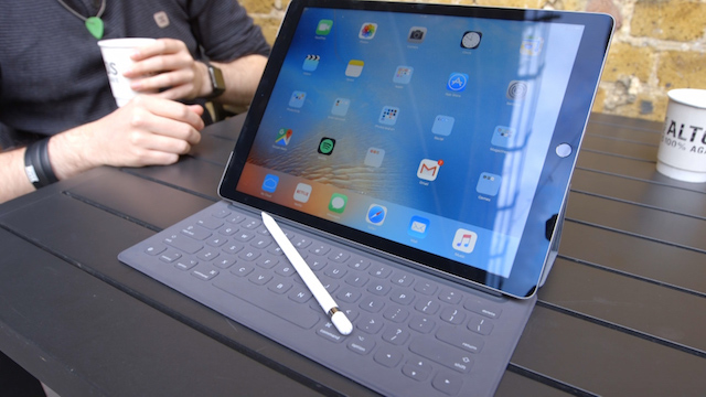 Bàn phím mô tả gần đúng nhất với những chiếc macbook của hãng Bàn phím mô tả gần đúng nhất với những chiếc macbook của hãng