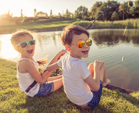 High anti-UV sunglasses for children